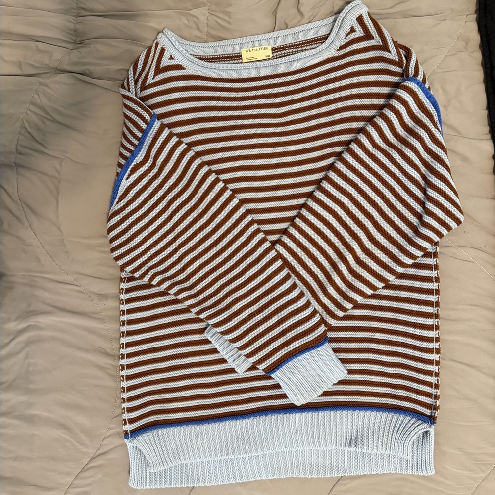 We the Free oversized sweater blue and brown colorway. So cute with jeans. M - Picture 2 of 5